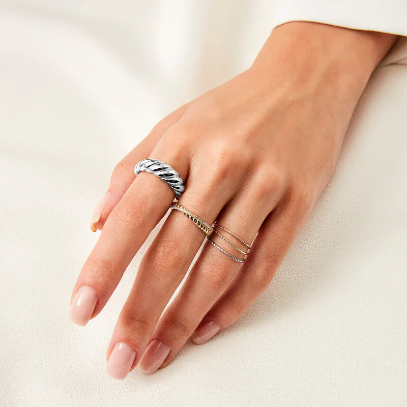 Croissant Ring | White Gold