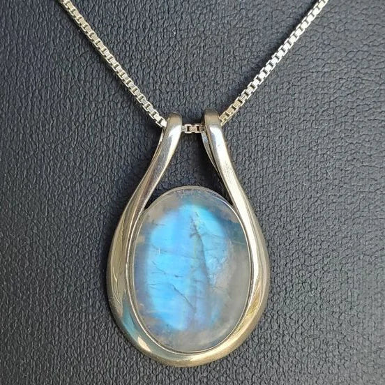 Antique White Opal Necklace | White Gold